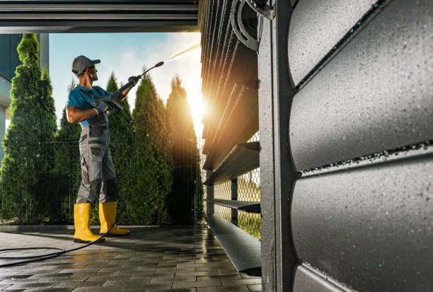 Why Choose Our Certified Pressure Washing Experts for Your Project Needs in Sneads, FL?